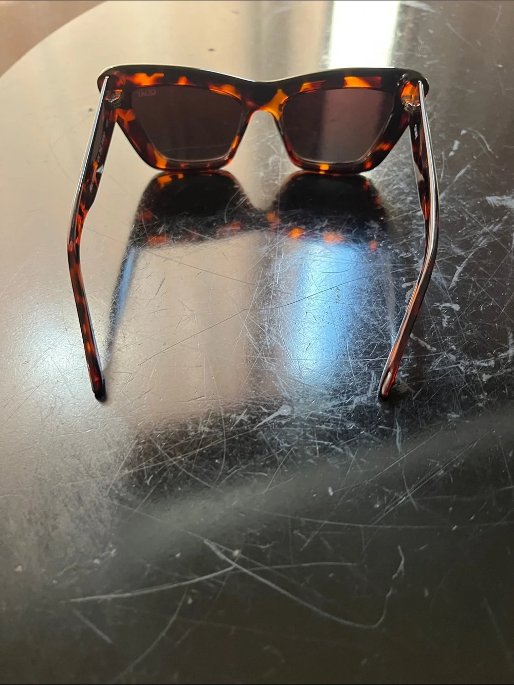 Quay Australia Tortoise Shell Polarized cat eye on the radio style